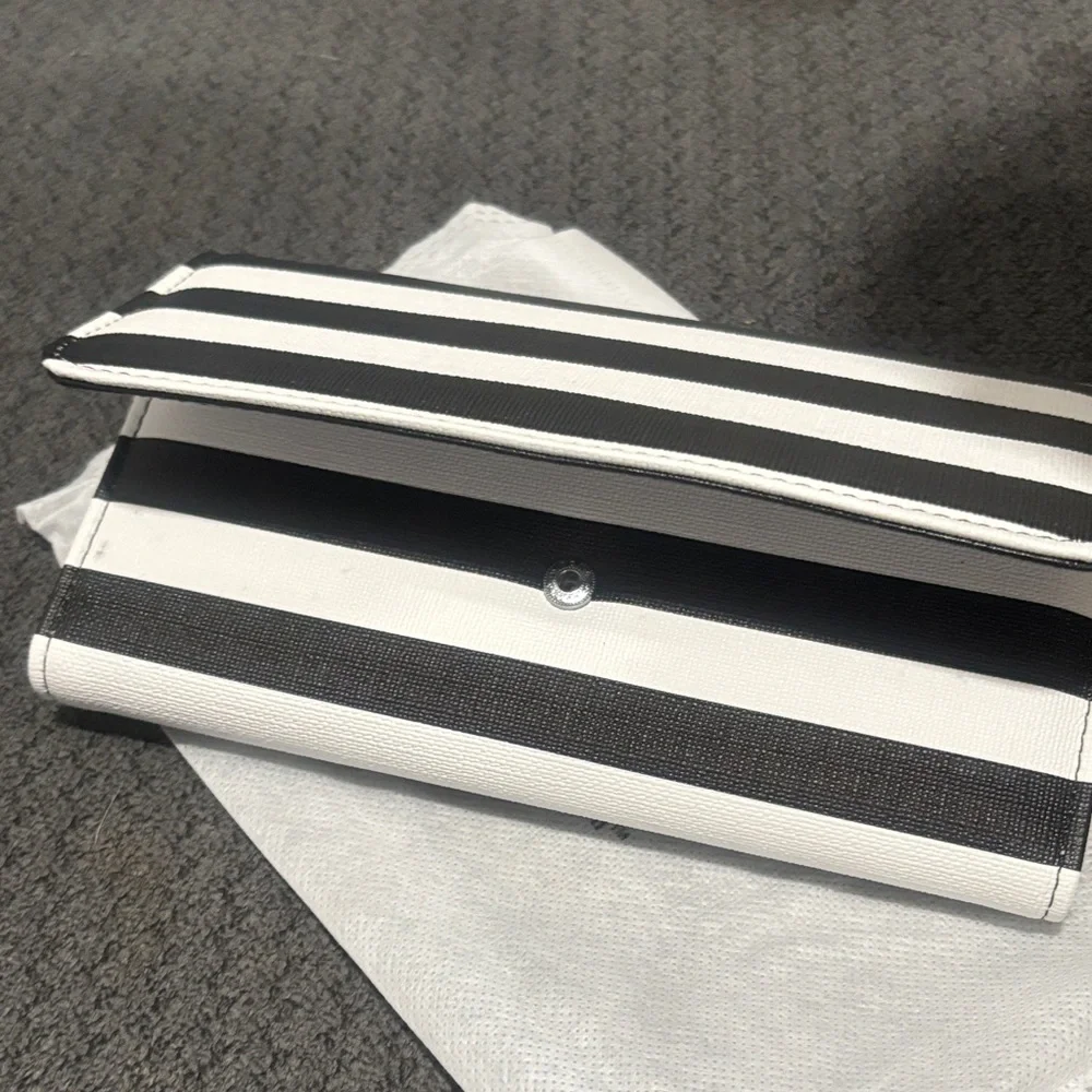 Kut from the Kloth Black Wallet